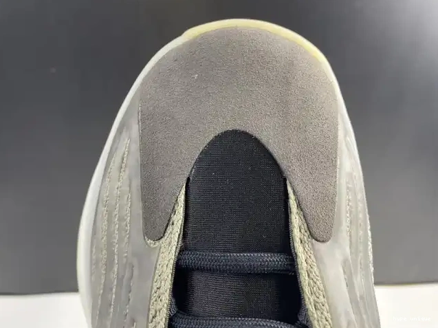 hype Barium Adidas Yeezy H68771 Quantum 0524